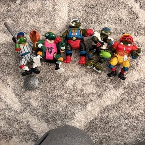 lot of 5 retro sports ninja turtles Action Figures